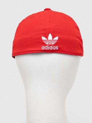 Kšiltovka s aplikacemi Adidas Originals červená