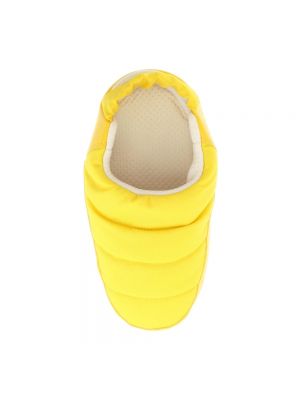 Sandalias Moon Boot amarillo