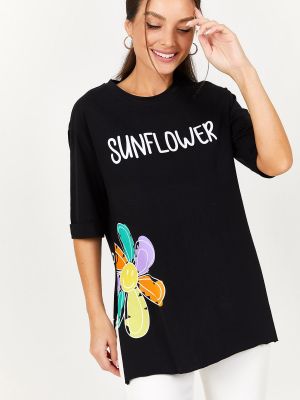 Oversize t-krekls ar ziediem ar apdruku Armonika melns