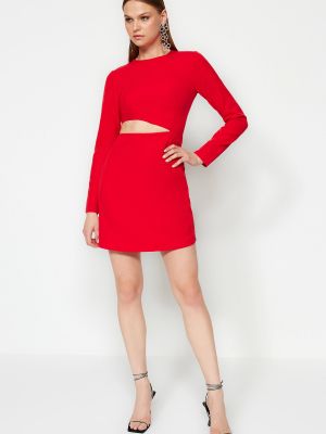 Testhezálló estélyi ruha Trendyol piros