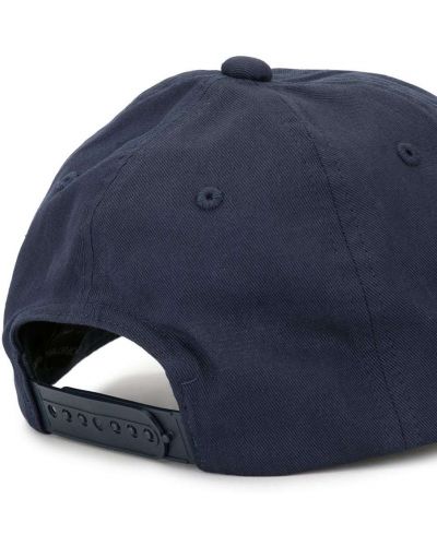Siuvinėtas kepurė su snapeliu Emporio Armani mėlyna