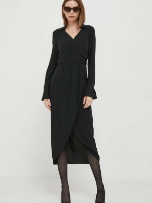 Testhezálló hosszú ruha Sisley fekete