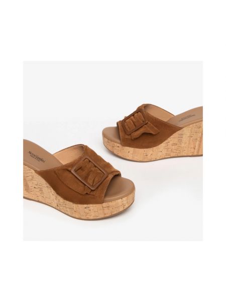 Sandalias de cuero Nerogiardini marrón