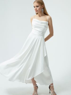 Біла атласна вечірня сукня з рюшами Lafaba