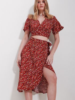 Kvetinová viskózová sukňa s volánmi Trend Alaçatı Stili