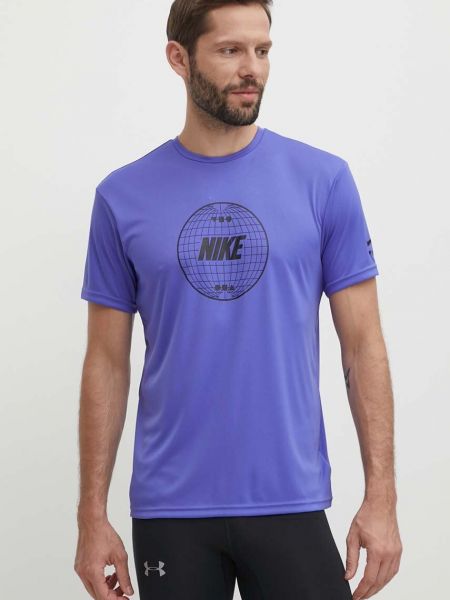 Футболка с принтом Nike фиолетовая