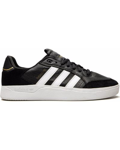 Tennarit Adidas musta