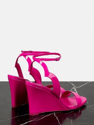 Lakované kožené sandály na klínovém podpatku Christian Louboutin růžové