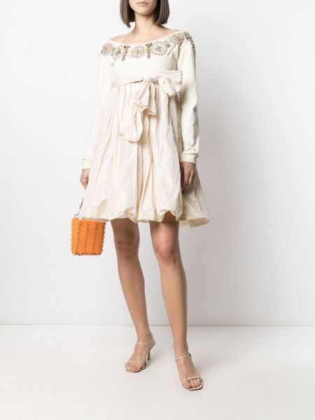 Sukienka z kokardką z koralikami oversize A.n.g.e.l.o. Vintage Cult biała