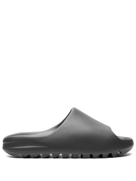 Poltopánky Adidas Yeezy sivá