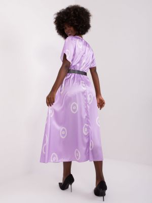Sukienka midi z nadrukiem Fashionhunters fioletowa