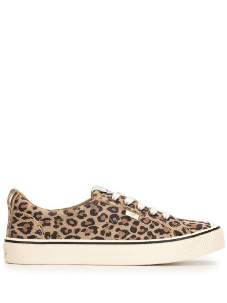 Sneakerși din piele de căprioară cu imagine cu model leopard Cariuma maro