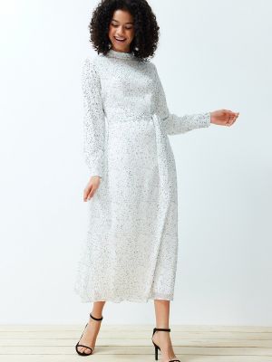 Плетена рокля на точки Trendyol бяло