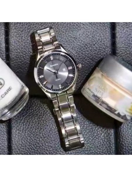 Водонепроницаемые часы со стразами Casio серебряные