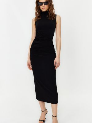 Πλεκτή μάξι φόρεμα με στενή εφαρμογή ντραπέ Trendyol μαύρο