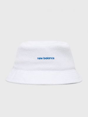 Белая шапка New Balance