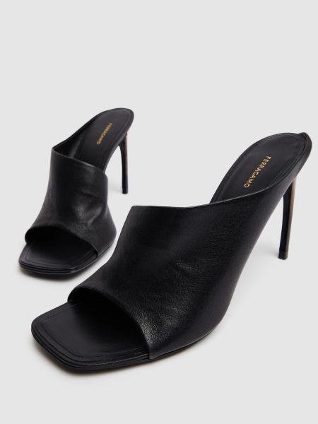 Кожени сандали Ferragamo черно