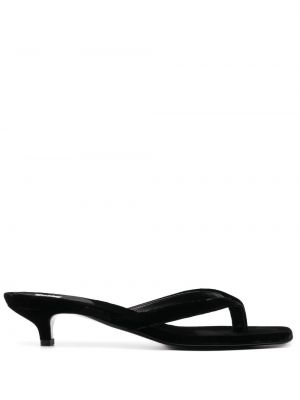 Sametové sandály Totême černé