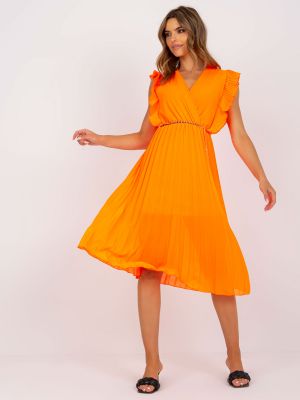Midi šaty Fashionhunters oranžová
