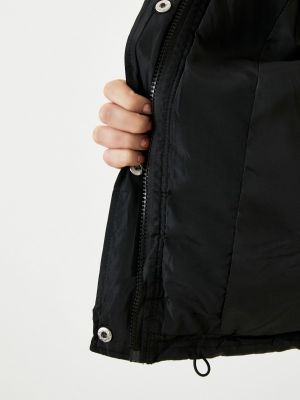Утепленная демисезонная куртка Moki черная