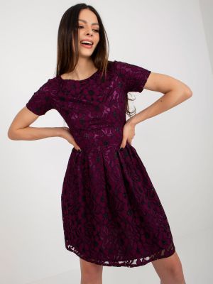 Koktejlkové šaty Fashionhunters fialová