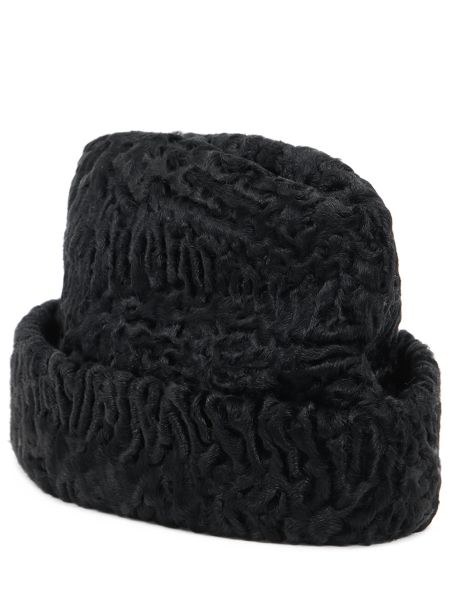 Черная шапка Prada
