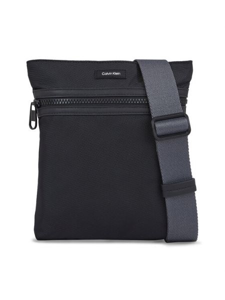 Чорна сумка через плече Calvin Klein