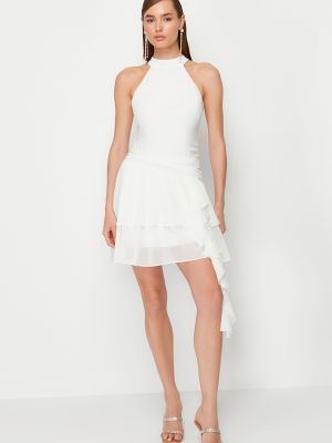 Вечірня сукня з рюшами Trendyol біла