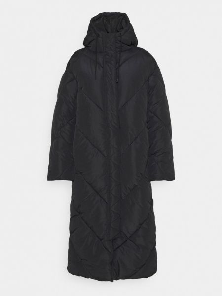 Czarny płaszcz zimowy Monki