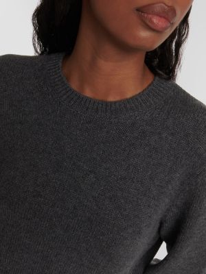 Kašmírový sveter s perím Prada sivá