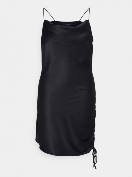 Sukienka wieczorowa Vero Moda Curve czarna