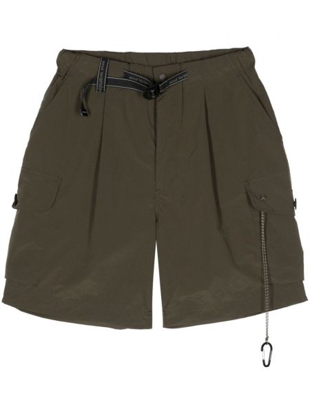 Cargo shorts And Wander grün