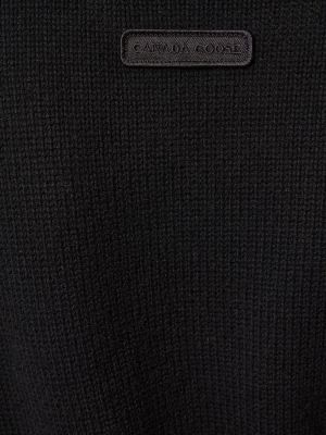 Памучен пуловер Canada Goose черно