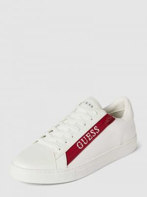 Białe sneakersy z nadrukiem Guess