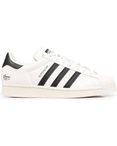 Blonder snøring sneakers Adidas Superstar svart