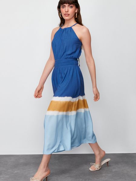 Pletené viskózové dlouhé šaty Trendyol modré