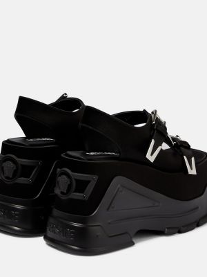 Сатенени сандали на платформе Versace черно