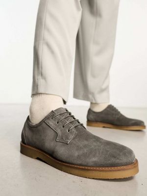 Серые замшевые туфли дерби на шнуровке с подошвой из искусственного крепа ASOS DESIGN
