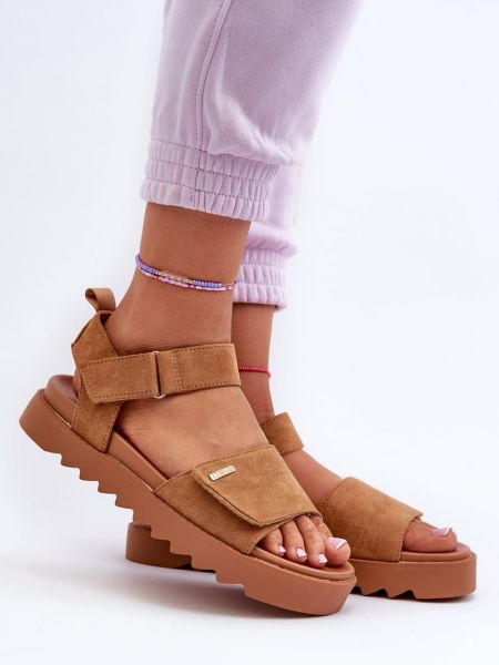 Sandale od brušene kože s platformom s uzorkom zvijezda Big Star Shoes smeđa
