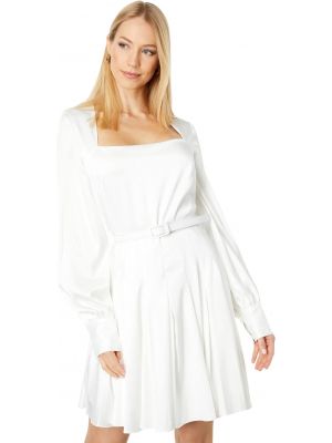 Расклешенное платье One33 Social белое