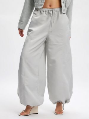 Voľné bavlnené priliehavé nohavice Gestuz sivá