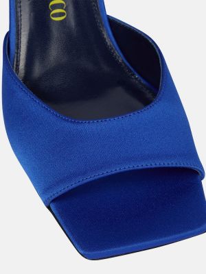 Saténové sandále The Attico modrá