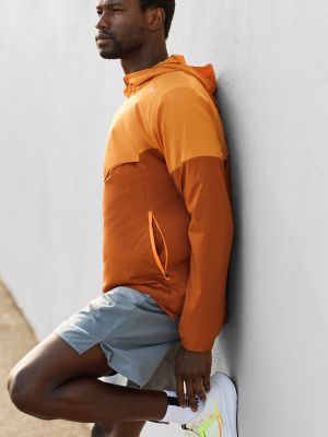 Куртка для бега Nike оранжевая