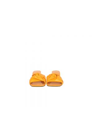 Sandały wełniane By Far pomarańczowe