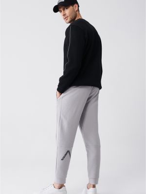 Βαμβακερό παντελόνι joggers με σχέδιο με δαντέλα Avva