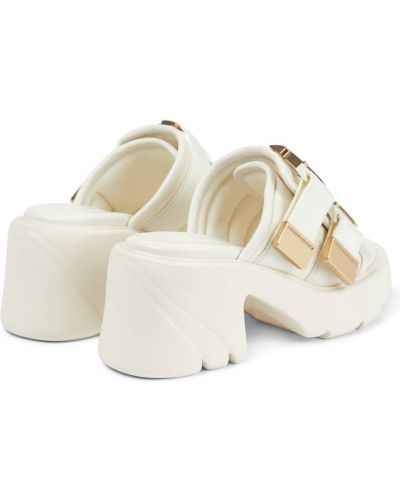Sandały skórzane Bottega Veneta białe