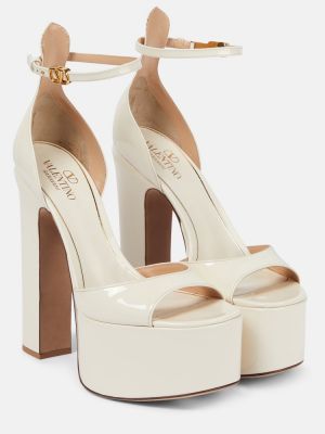Lakované kožené sandále na platforme Valentino Garavani biela