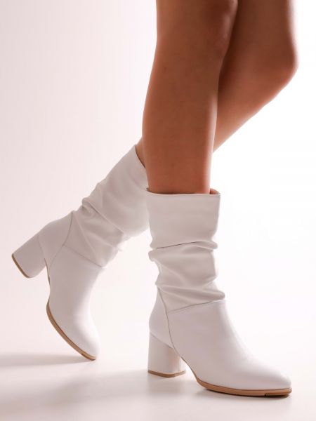 Kotníkové boty Shoeberry bílé