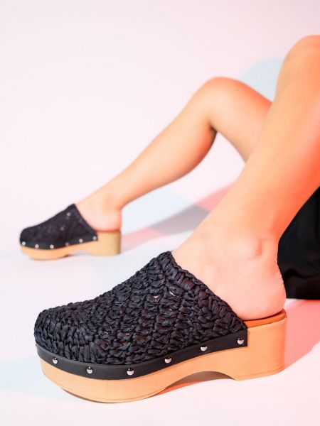 Pletené kožené domáce papuče na podpätku Luvishoes čierna