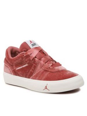 Tenisky Nike Jordan růžové